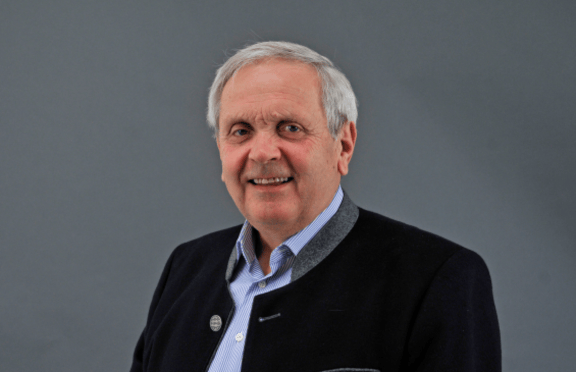 Der Gründer ist auf dem Bild zu sehen, von Hebehilfen für Transport.